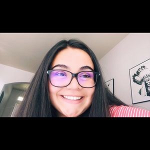 Meet your Posher, Makayla